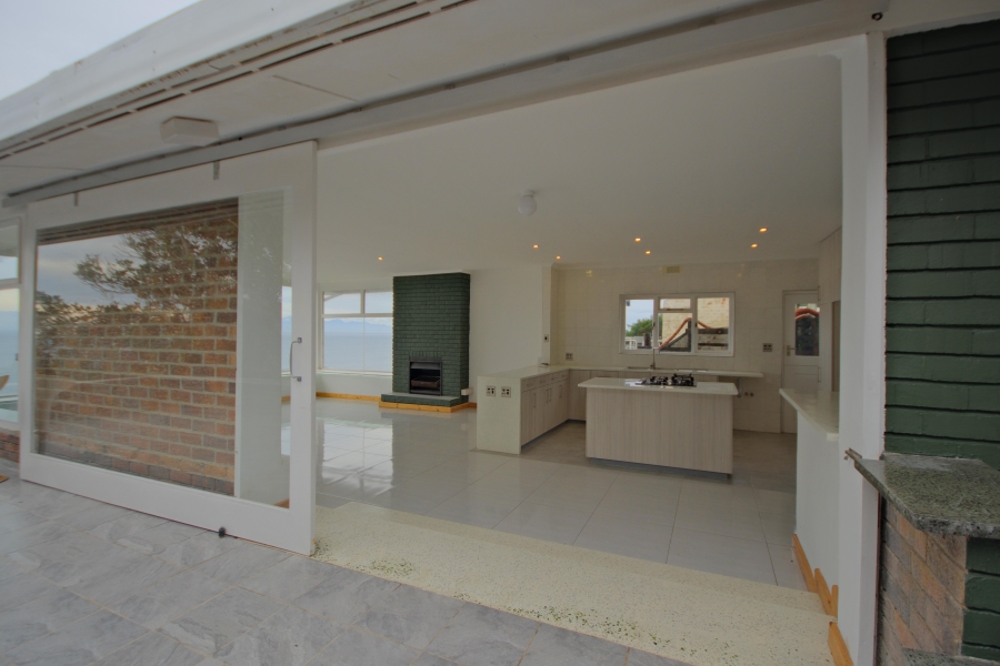 5 Bedroom Property for Sale in Murdock Valley Western Cape